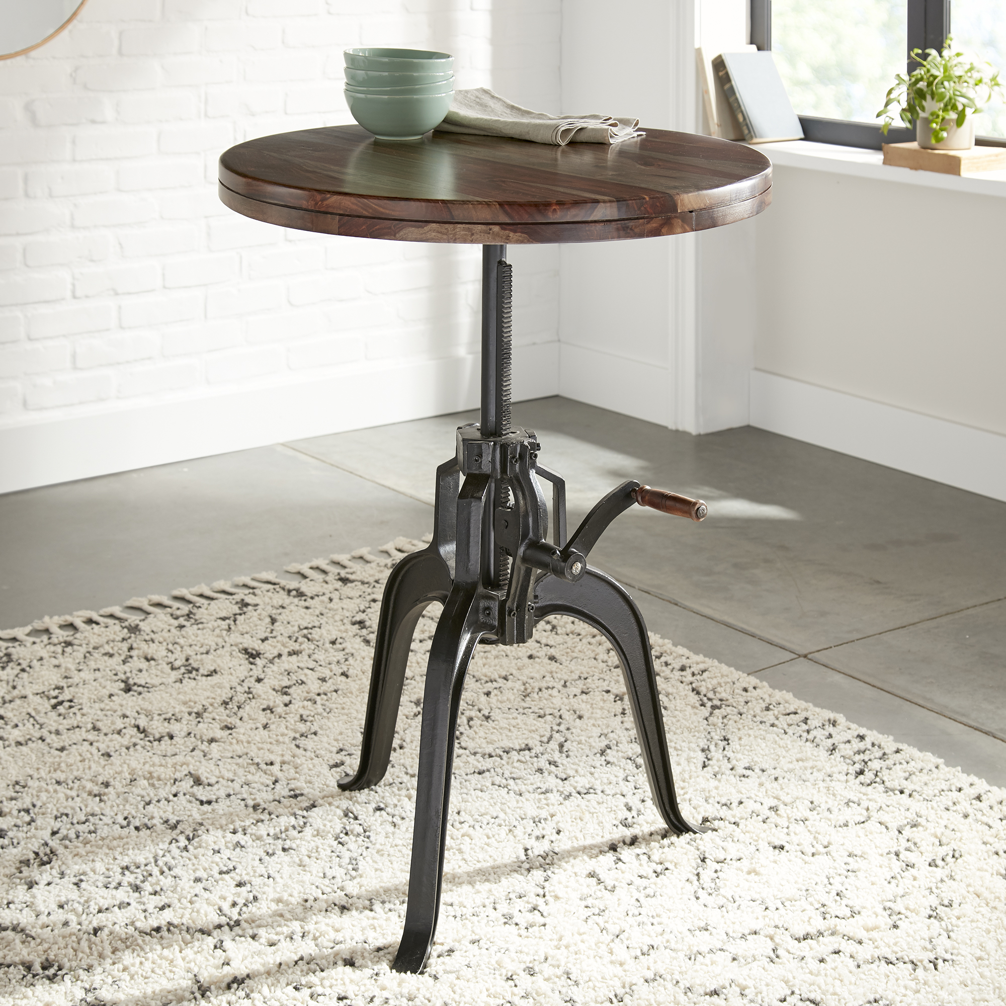 SPARROW 30-INCH ROUND CRANK TABLE