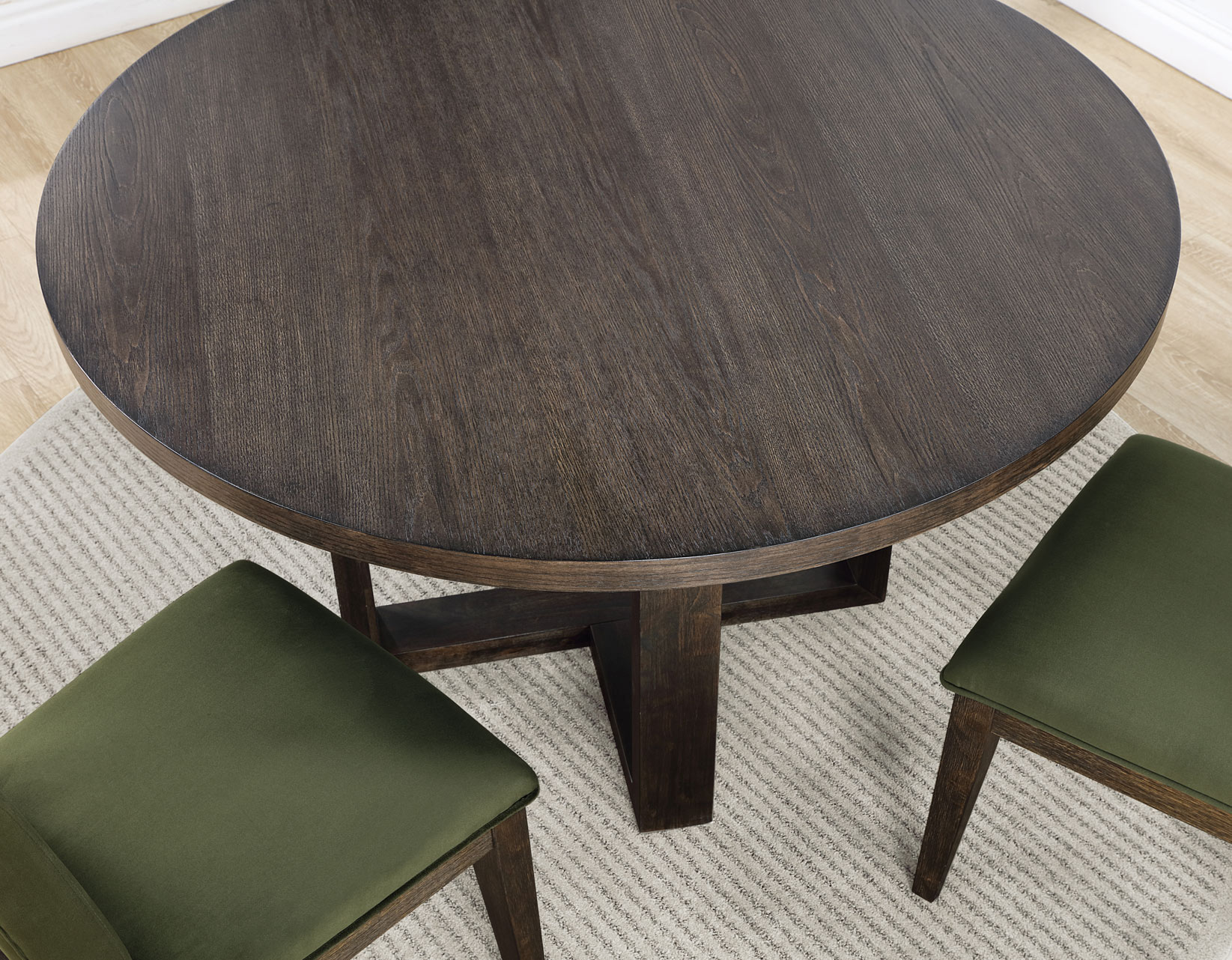 Evan 52-inch Round 5-Piece Dining Set with Eggshell Linen-Look Chairs - Image 4